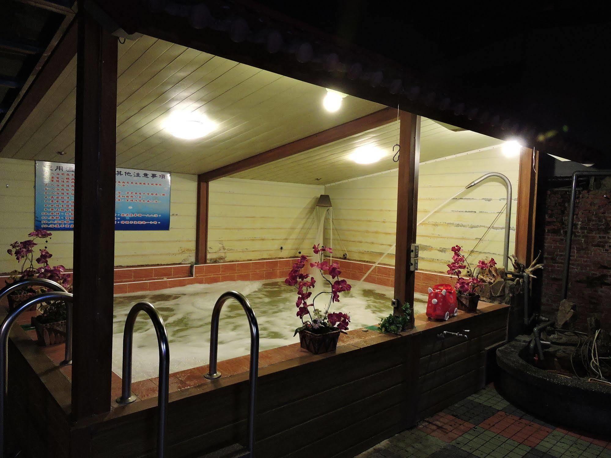 Longchi Hot-Spring Hotel Jiaoxi Zewnętrze zdjęcie
